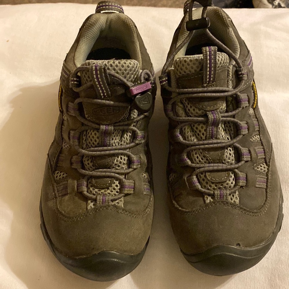 Keen Girls Hiking Shoes Size 3-EUC